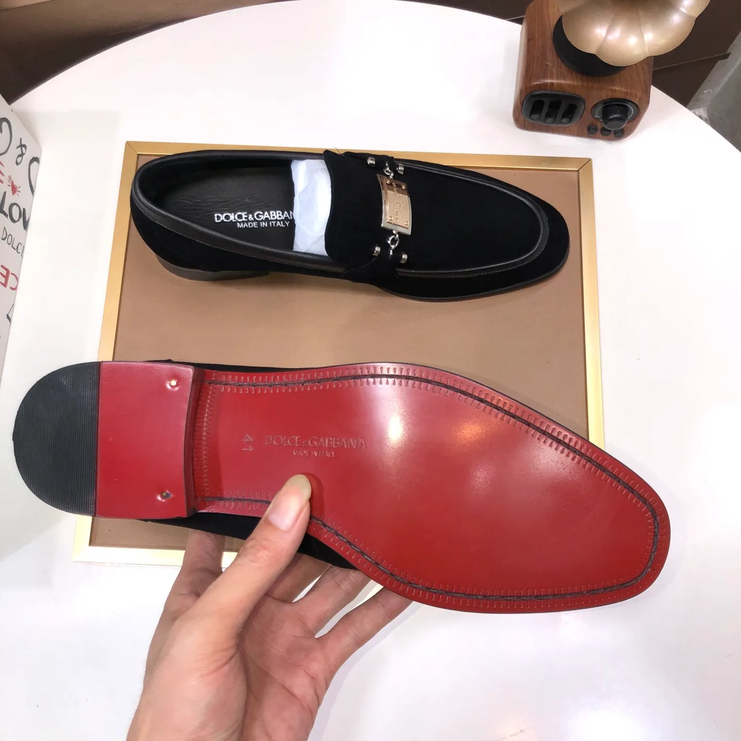 Ex-factory price 500💰DG top quality🔍🔍men's new leather shoes🚹Sold simultaneously at counters⚠Shoe uppers are imported cowhide from Italy, fully imported cowhide lining, imported accessories💪💪, completely 1⃣️ to 1⃣️replica🇮🇹 💪💪, ⚠Sole: The original sole is specially provided by the original factory, the exclusive movable molded sole is super comfortable, ⚠The original factory follows the order, 🔍🔍high quality, you can enter and exit the counter at will, welcome to compare ⚠Number of sizes: 38-44 (45 customized)
